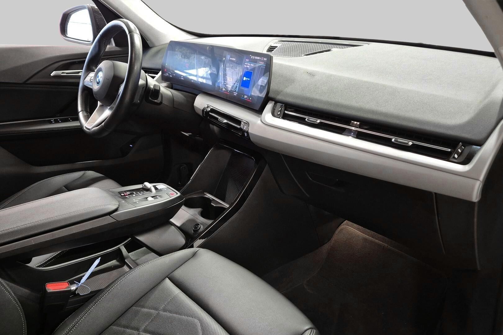 BMW X1 iso kuva 4