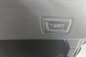 BMW i4 esikatselu 18