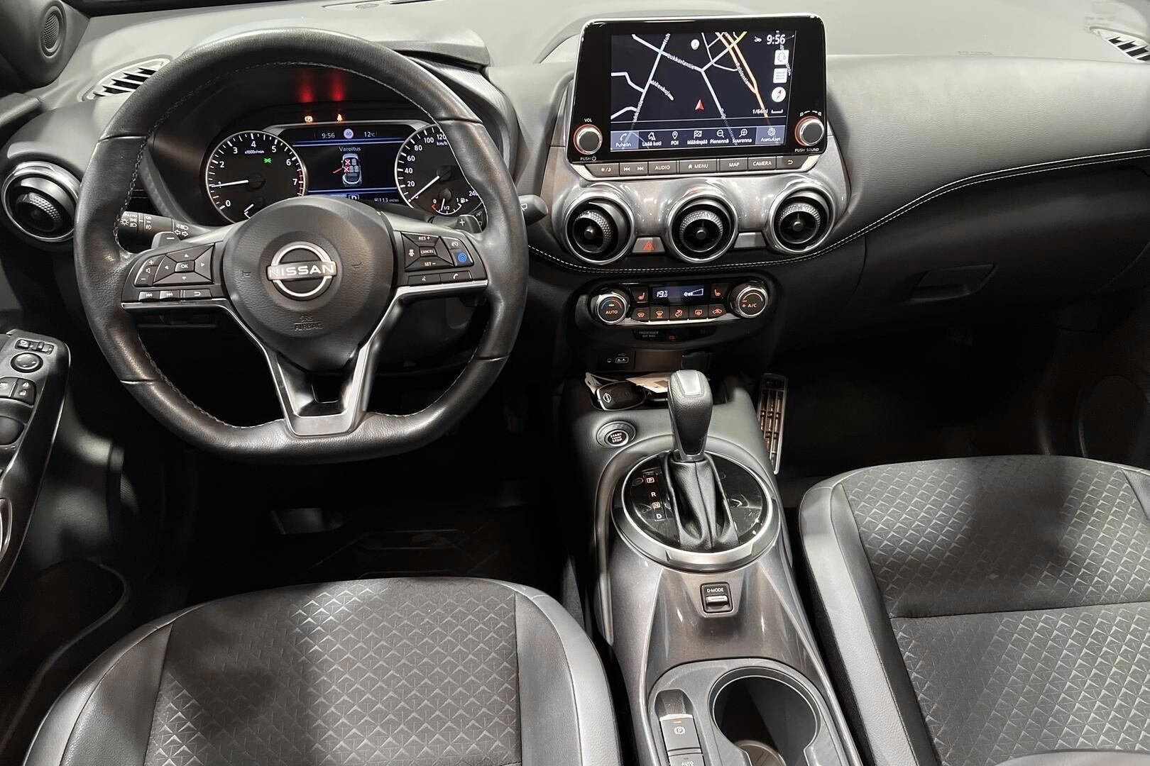 Nissan Juke iso kuva 11