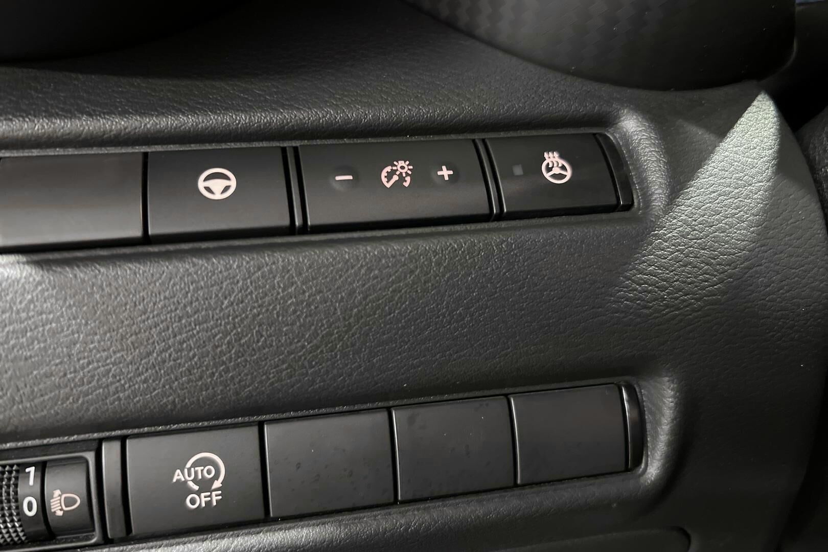 Nissan Juke iso kuva 14