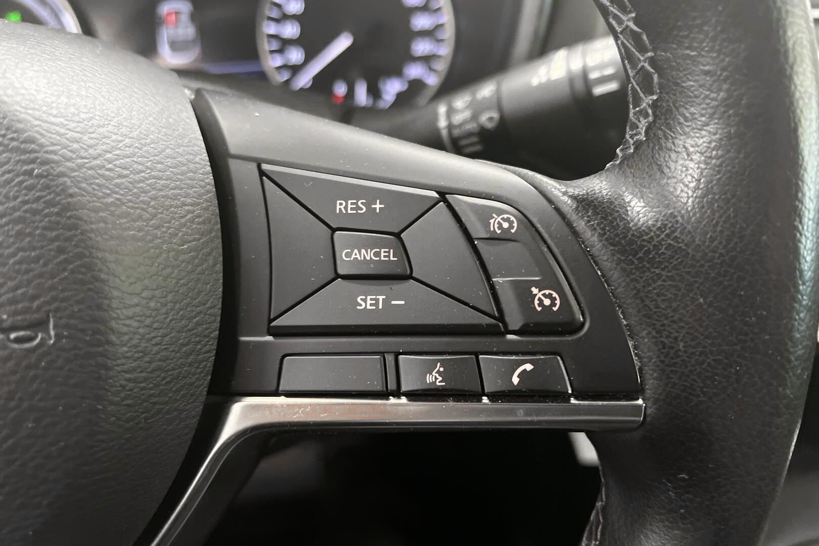 Nissan Juke iso kuva 18