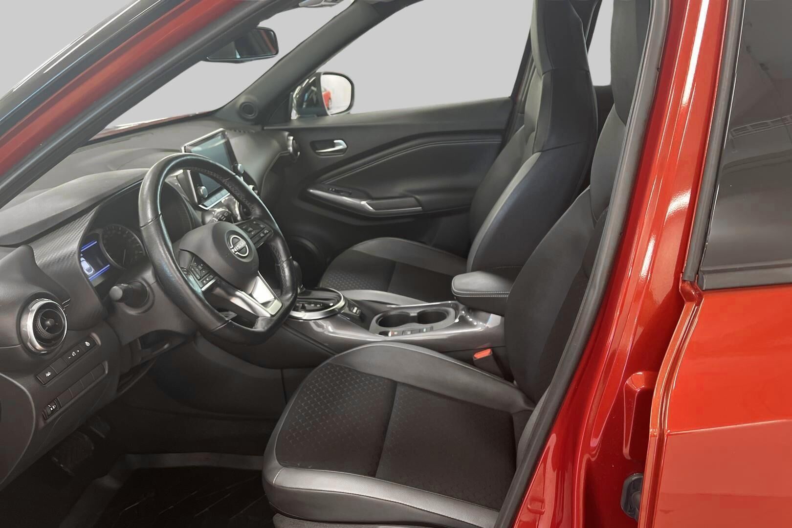 Nissan Juke iso kuva 9
