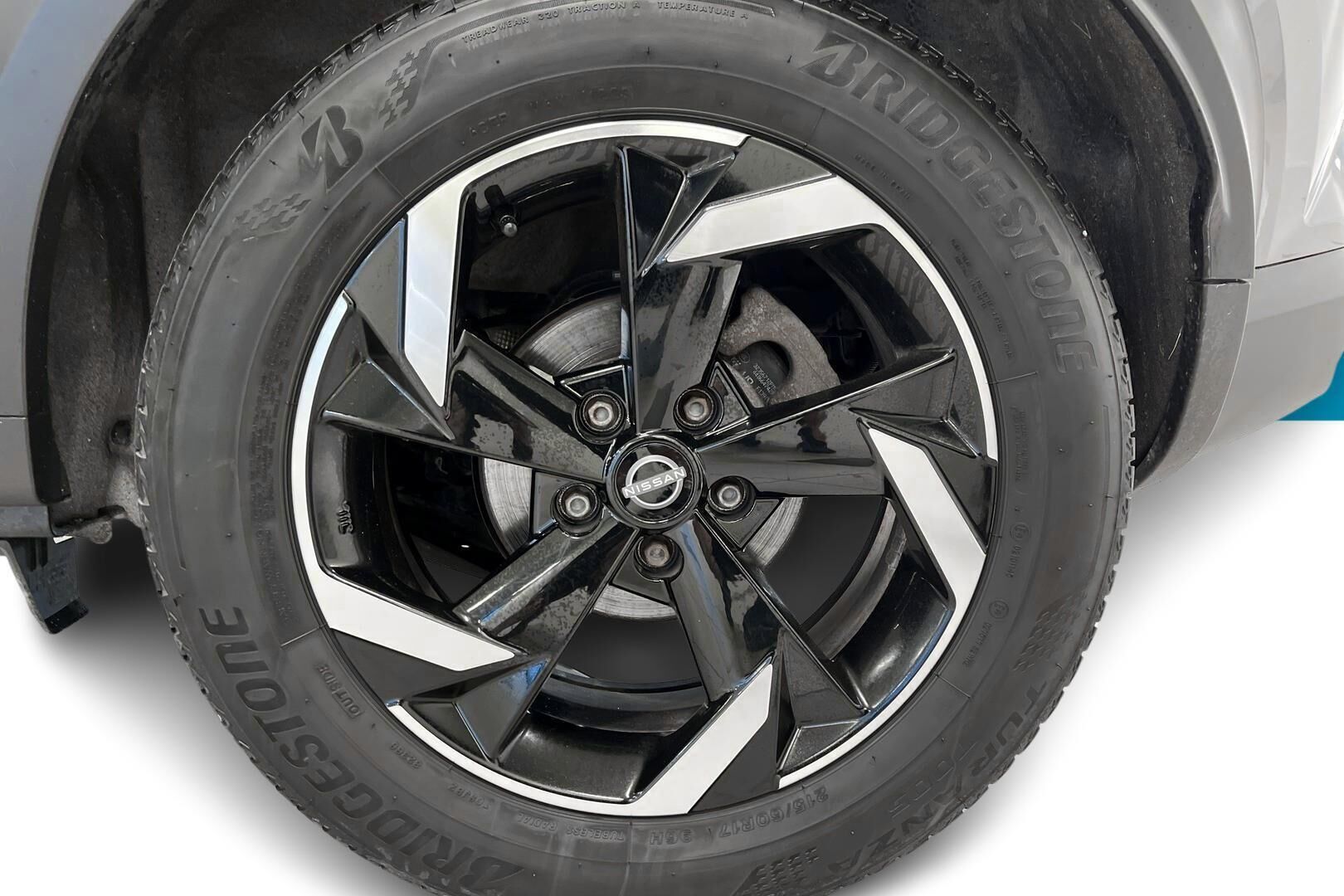 Nissan Juke iso kuva 10