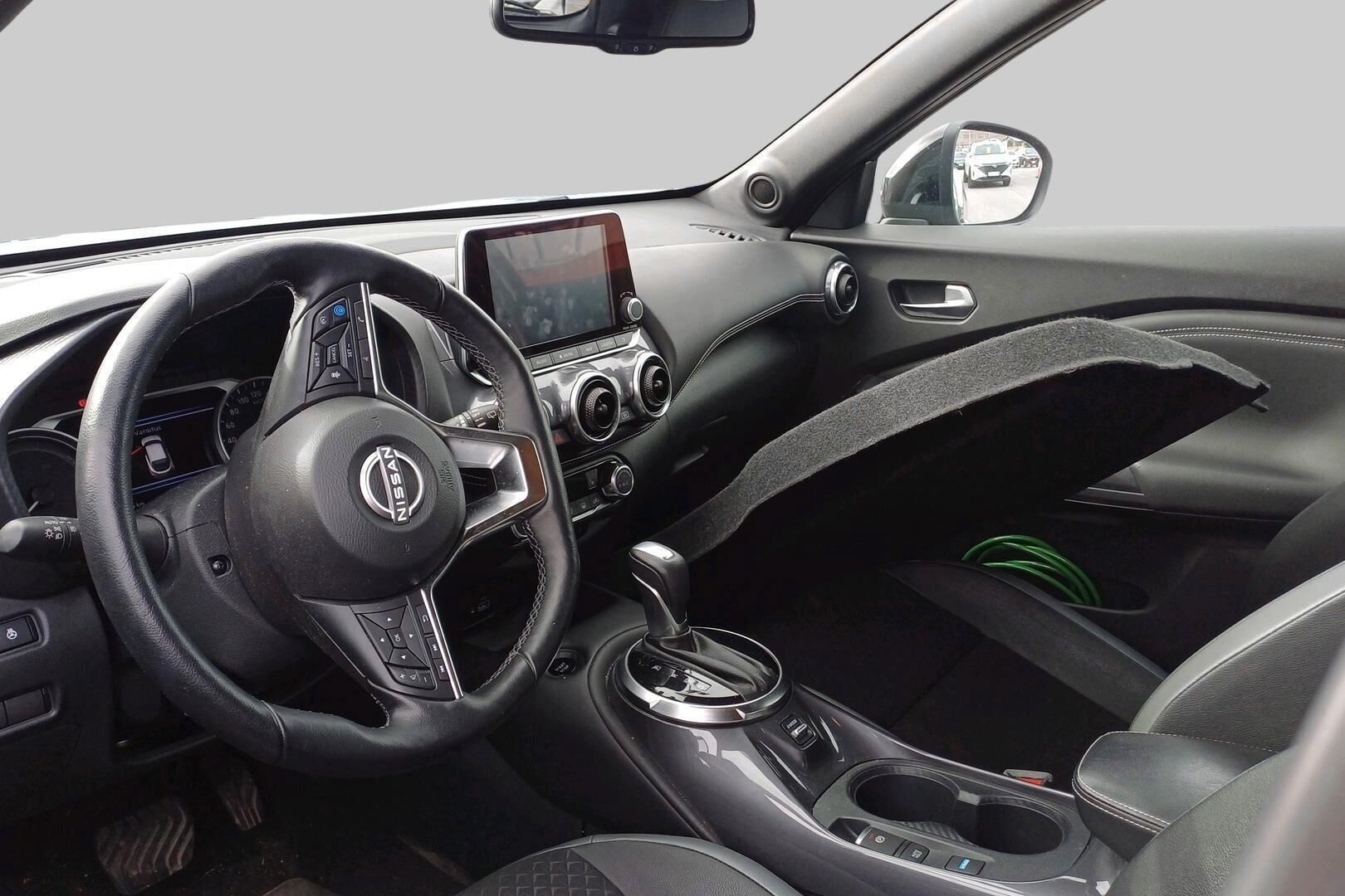 Nissan Juke iso kuva 2