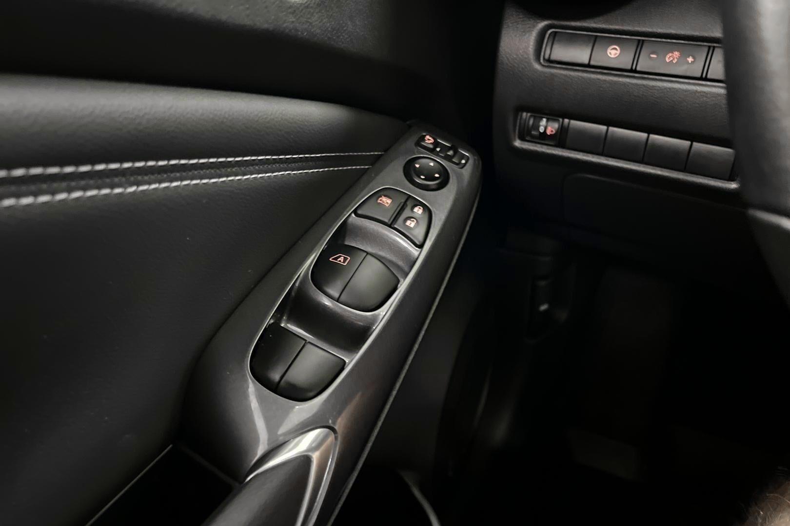 Nissan Juke iso kuva 17