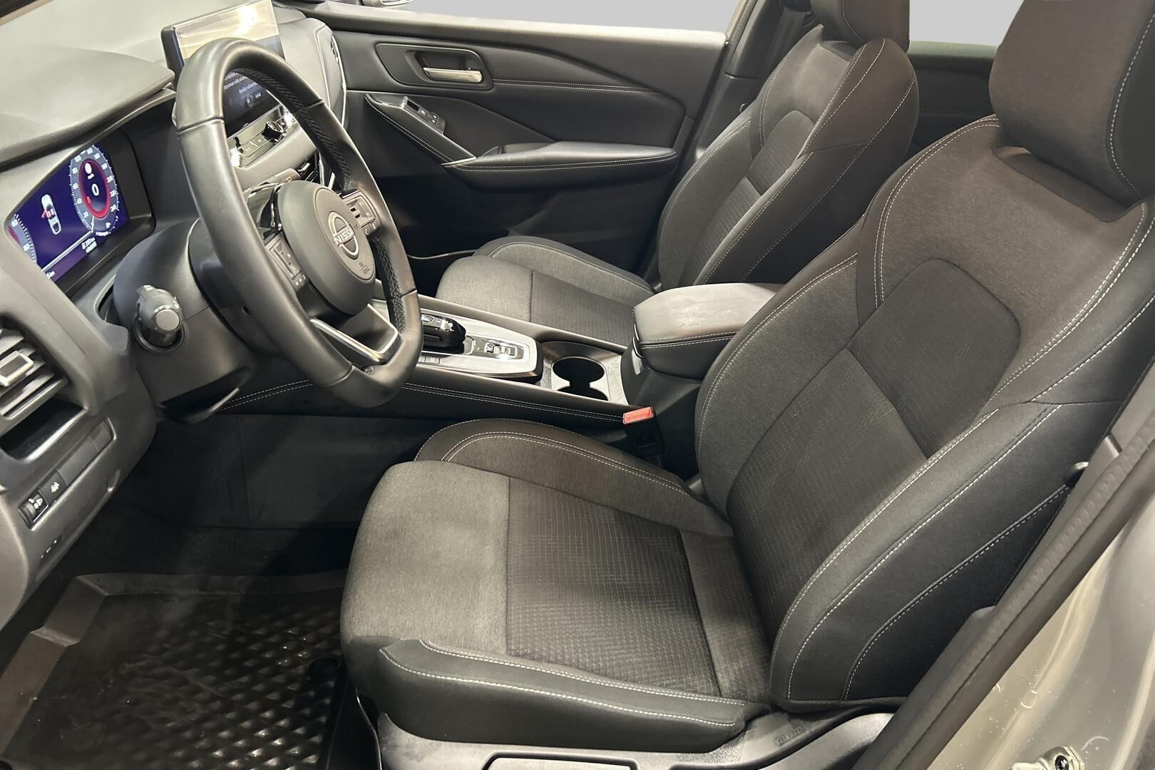 Nissan Qashqai iso kuva 9