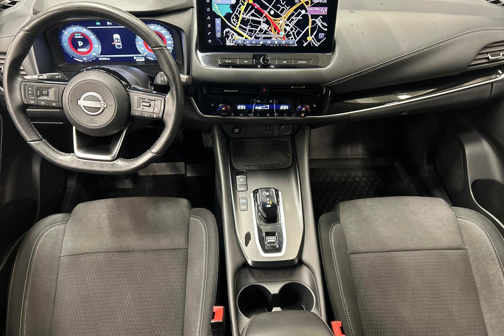 Nissan Qashqai iso kuva 11