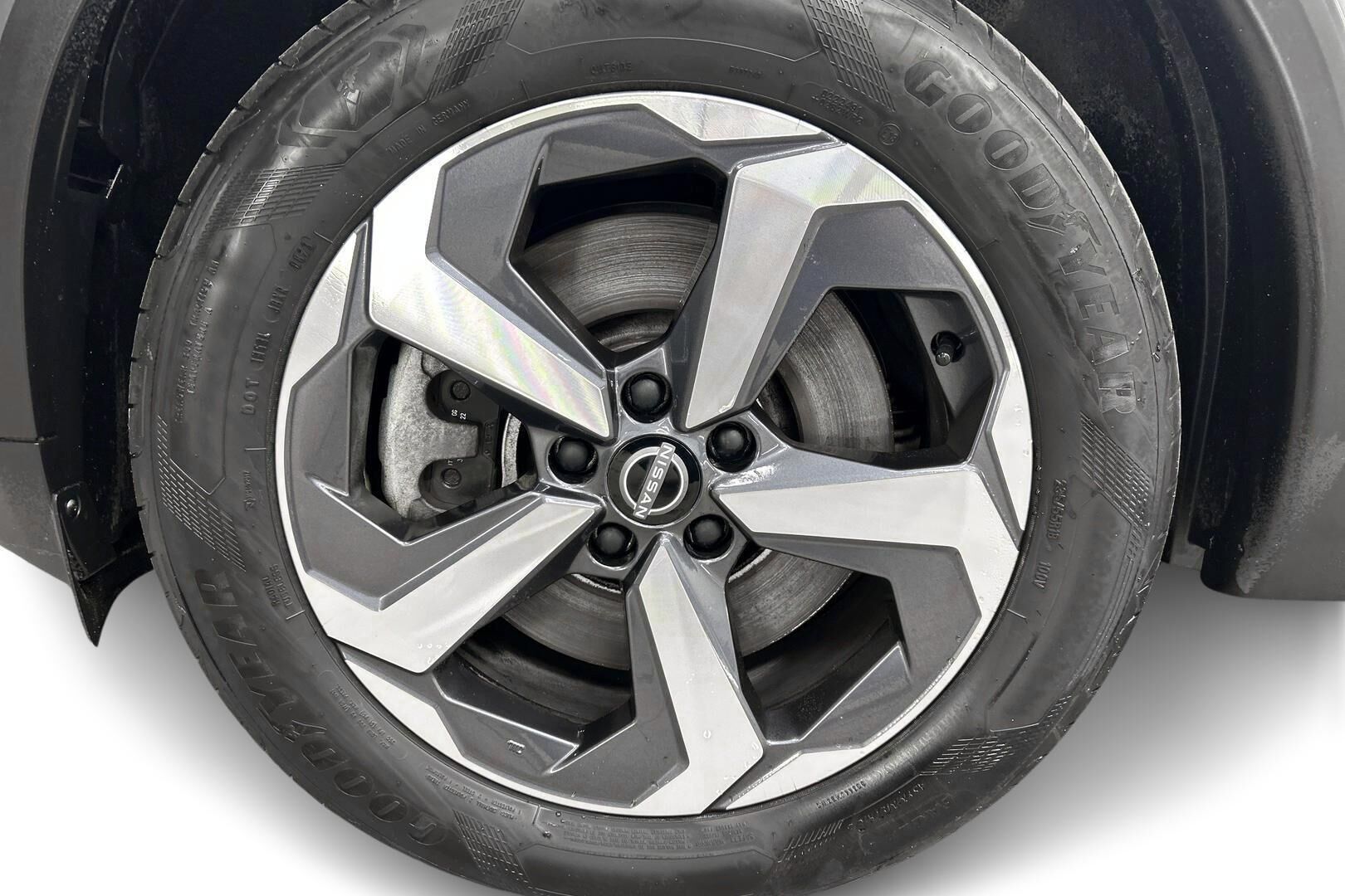 Nissan Qashqai iso kuva 13