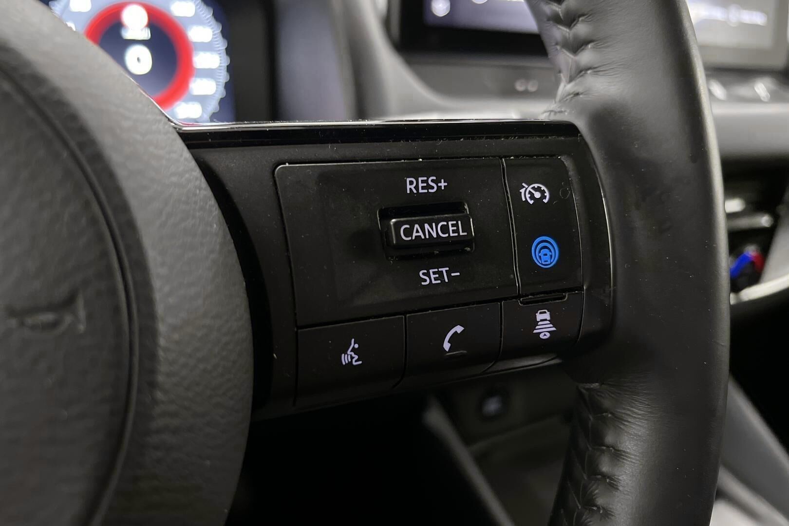 Nissan Qashqai iso kuva 17