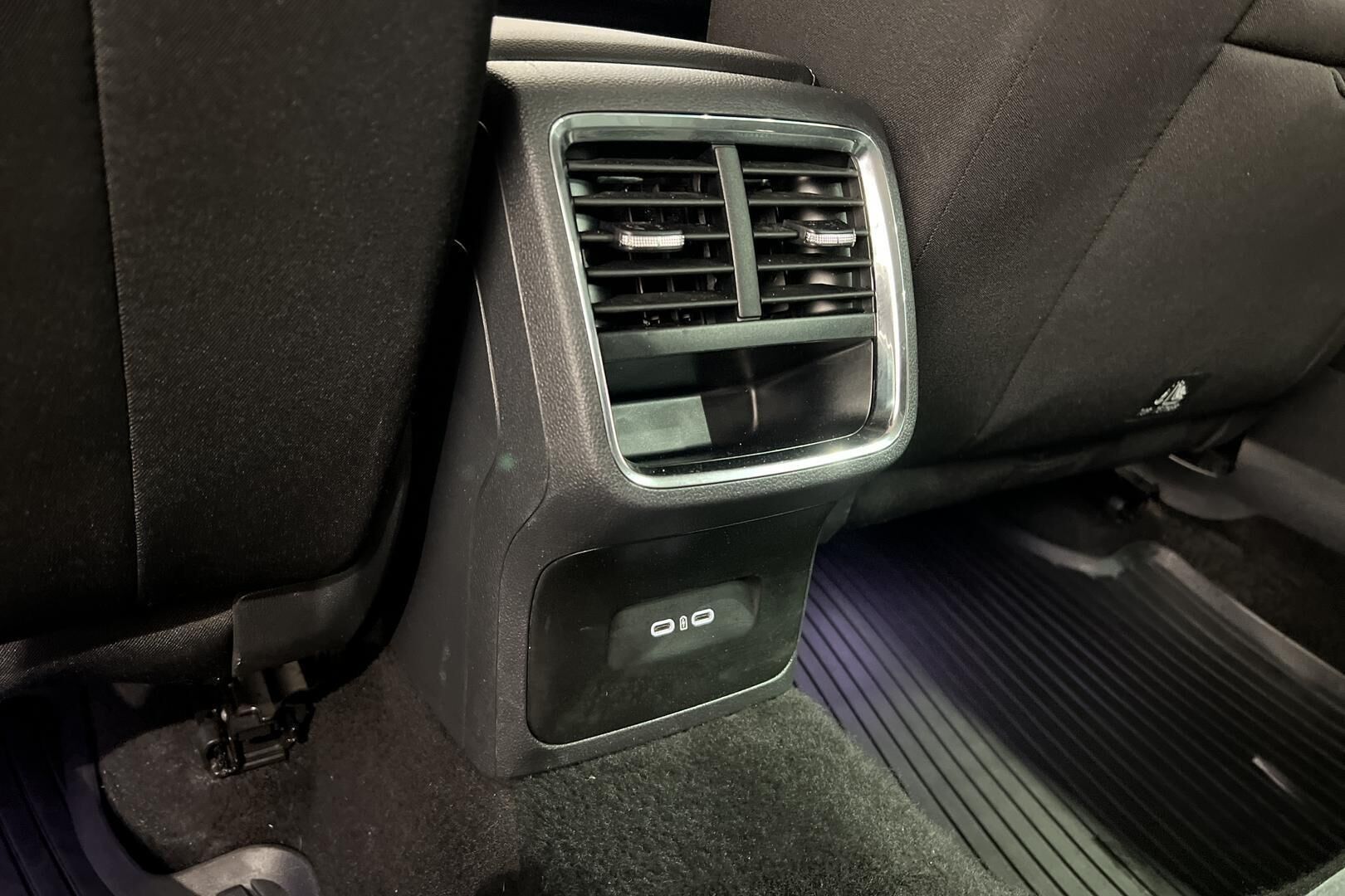 Skoda Octavia iso kuva 28