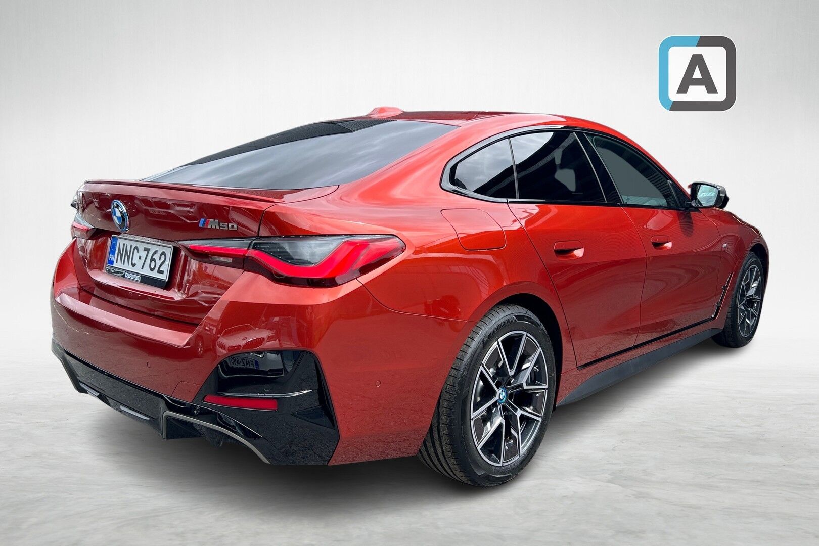 BMW i4 iso kuva 1
