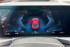BMW i4 esikatselu 11