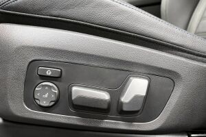 BMW iX3 esikatselu 13