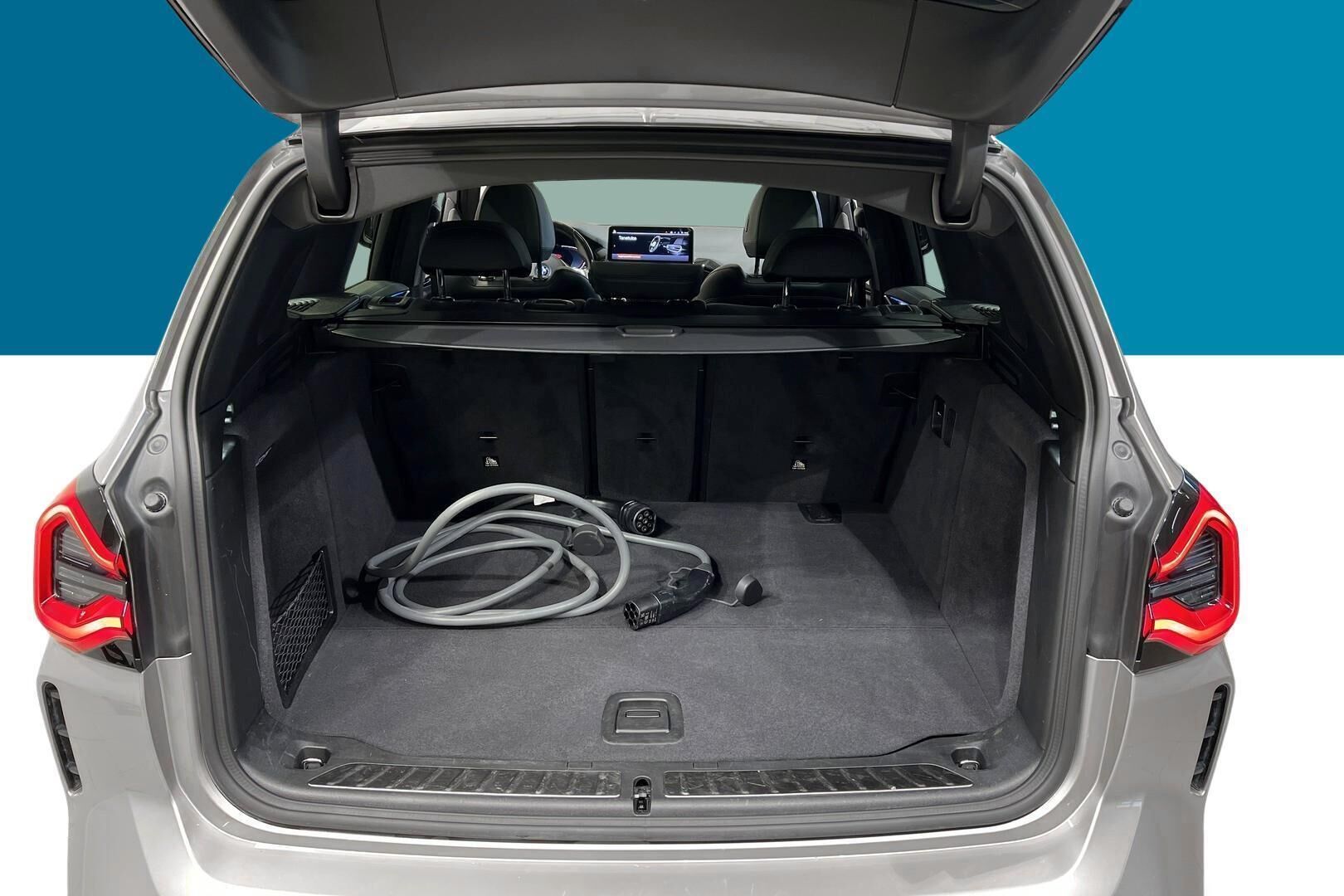 BMW iX3 iso kuva 12