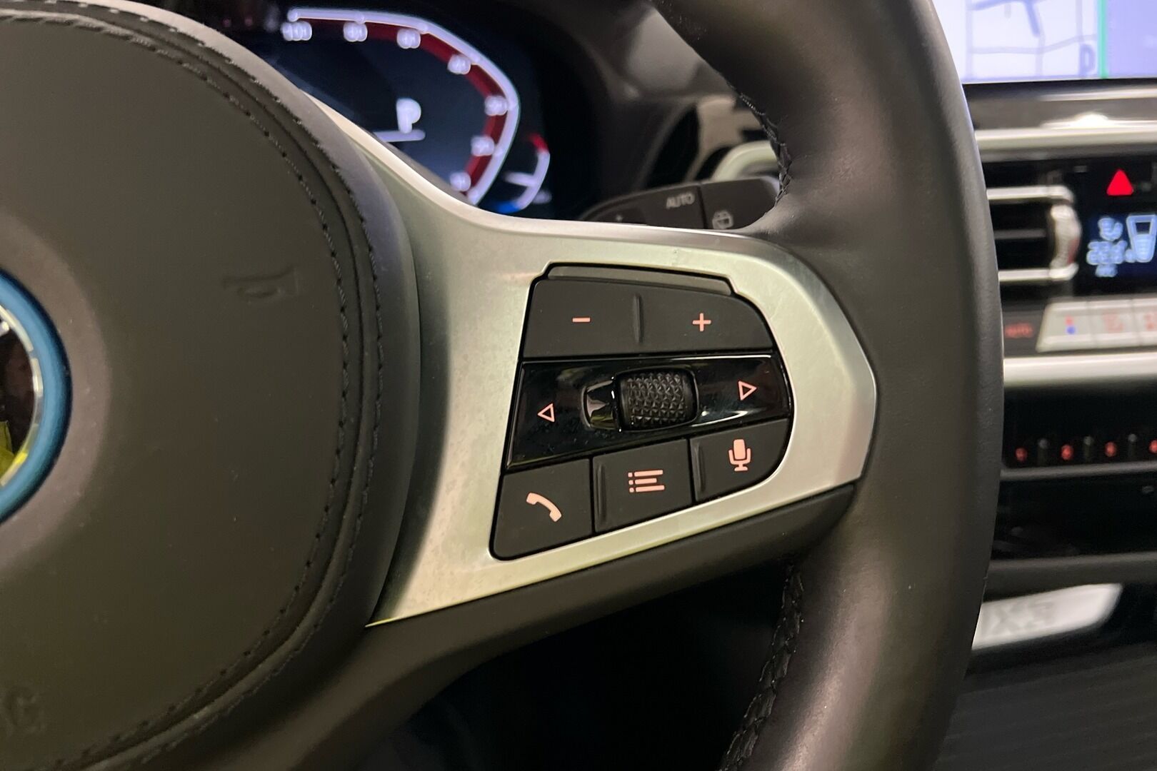 BMW iX3 iso kuva 14