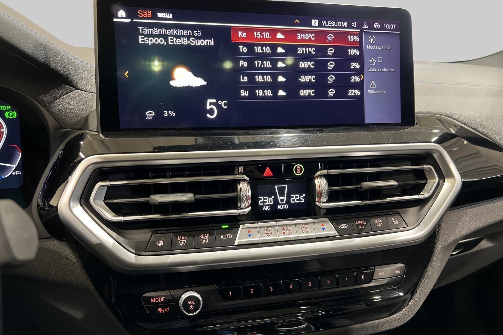 BMW iX3 iso kuva 21