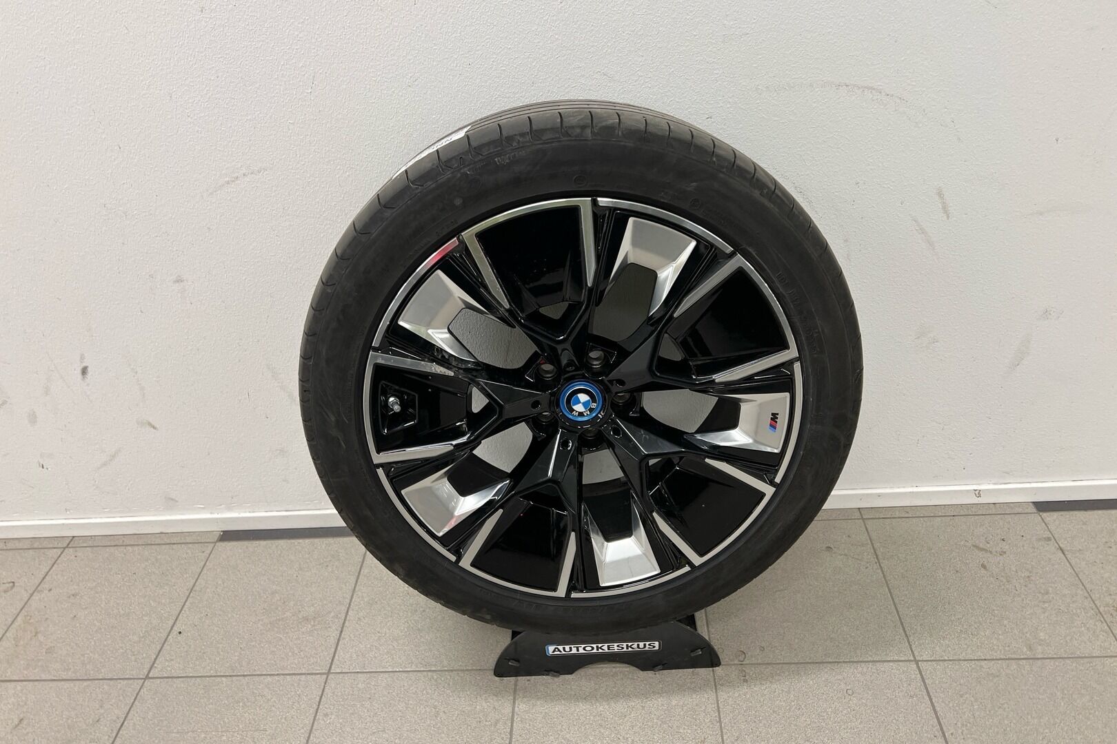 BMW iX3 iso kuva 21