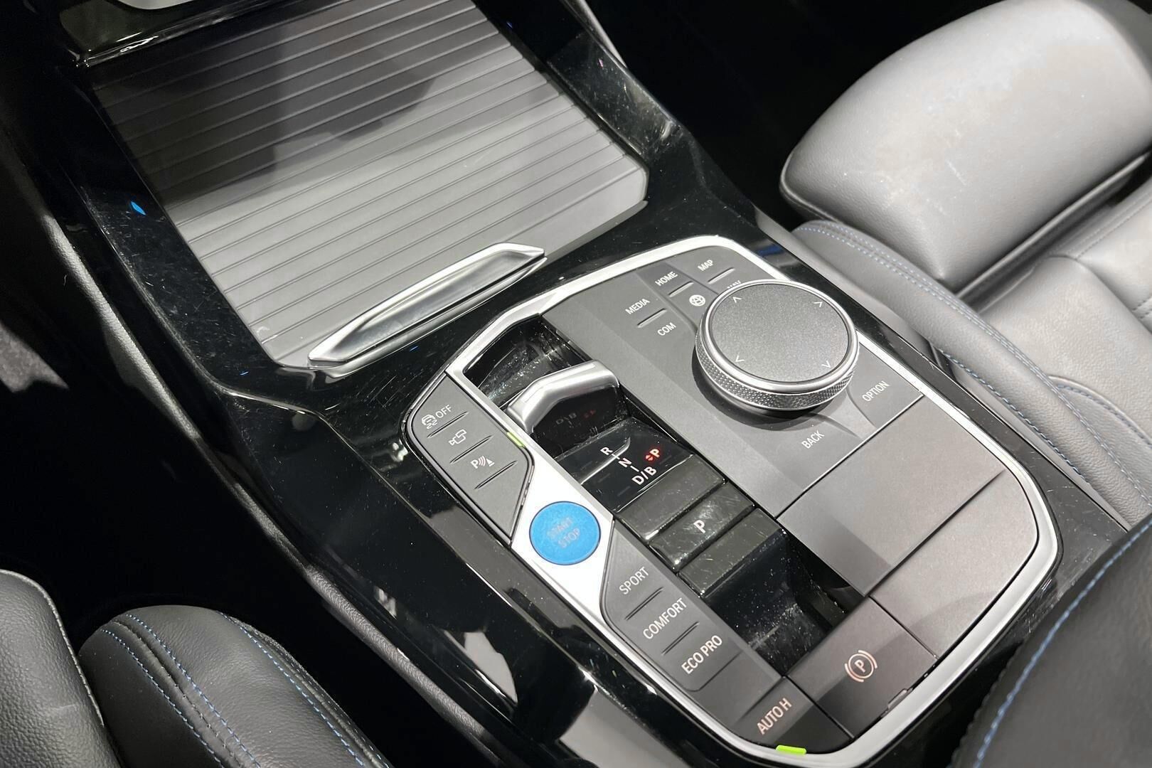BMW iX3 iso kuva 26