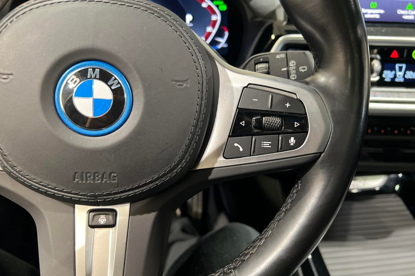 BMW iX3 iso kuva 28
