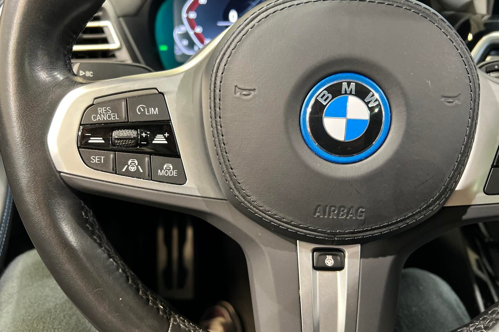BMW iX3 iso kuva 29
