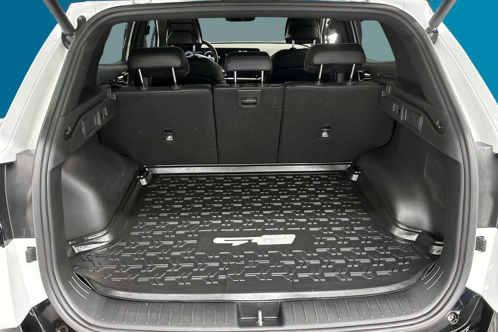 Kia Sportage iso kuva 10