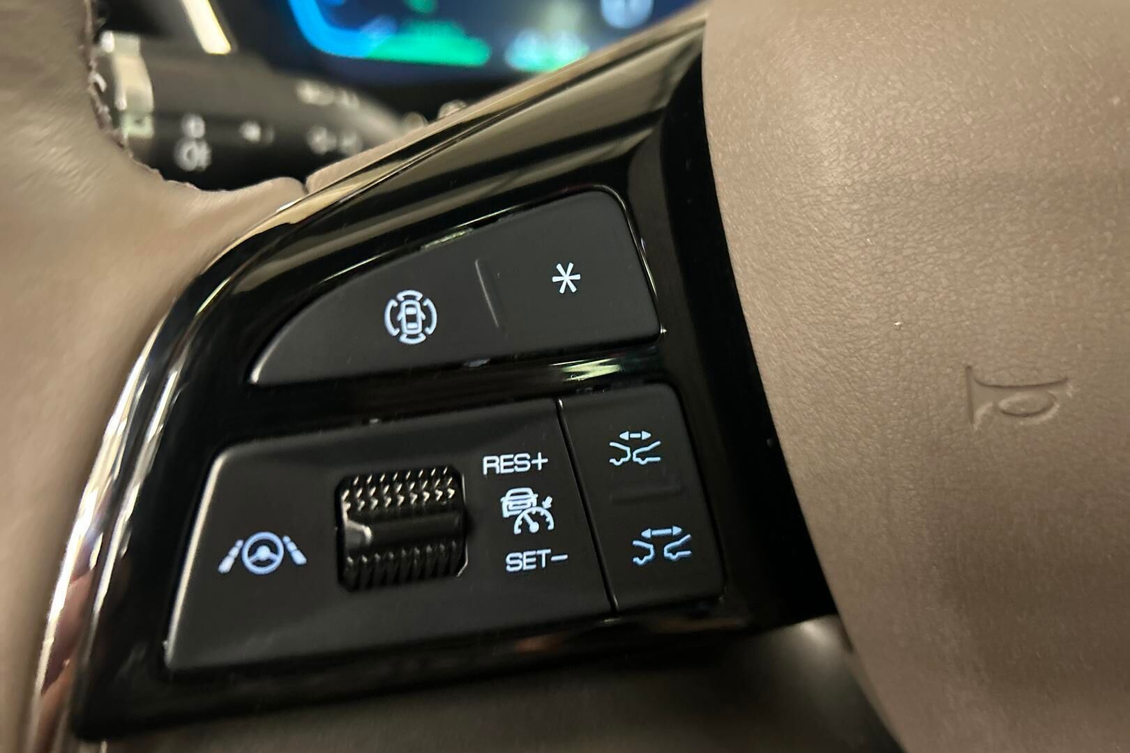 BYD Han iso kuva 16
