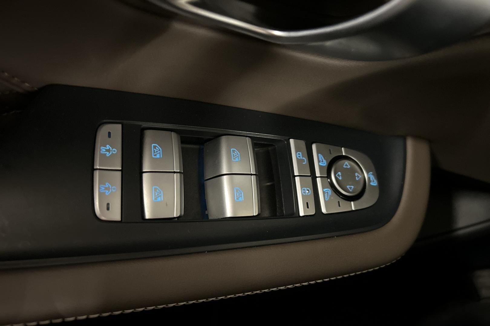 BYD Han iso kuva 17