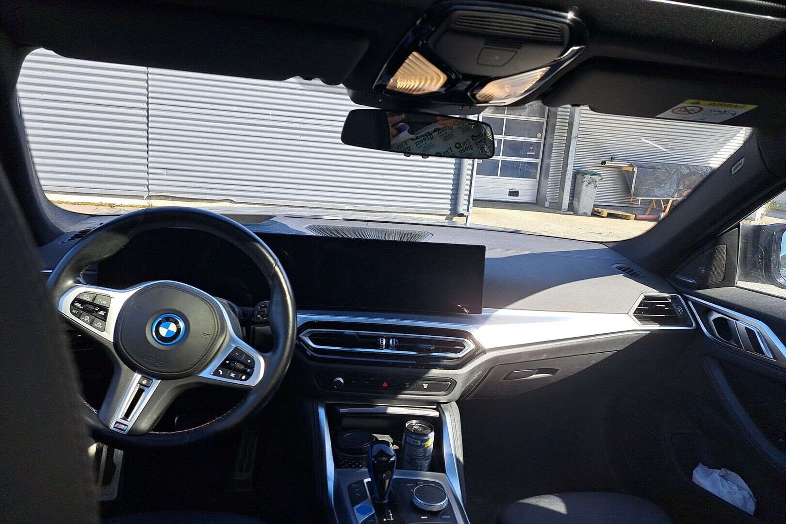 BMW i4 iso kuva 1