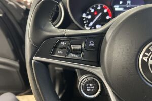 Alfa Romeo Giulia esikatselu 19