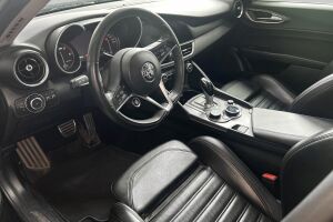 Alfa Romeo Giulia esikatselu 2