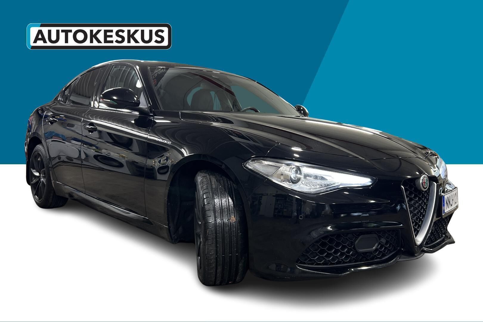 Alfa Romeo Giulia iso kuva 3