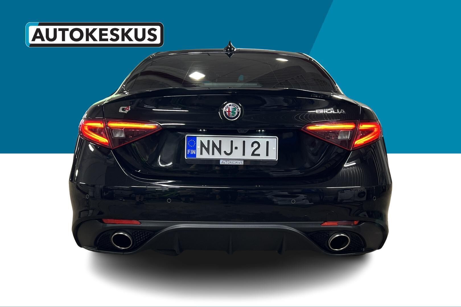 Alfa Romeo Giulia iso kuva 6