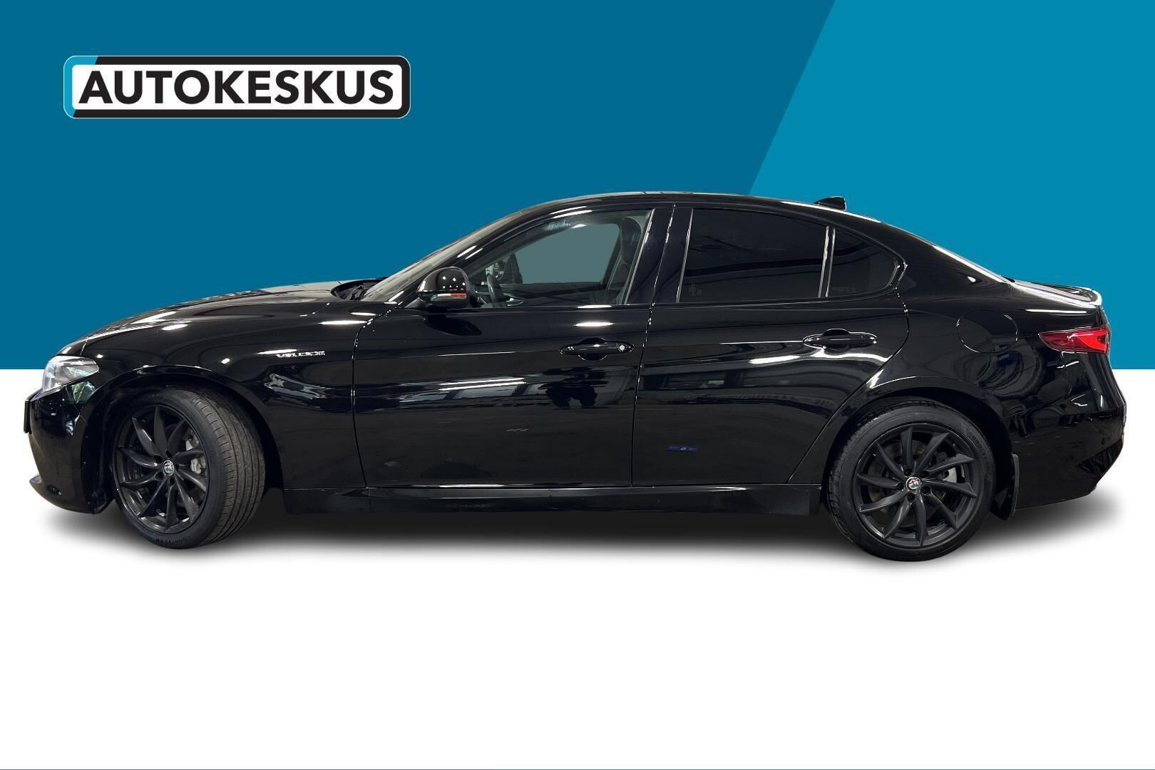 Alfa Romeo Giulia iso kuva 8