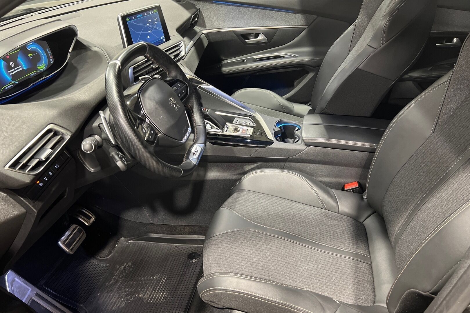 Peugeot 3008 iso kuva 10