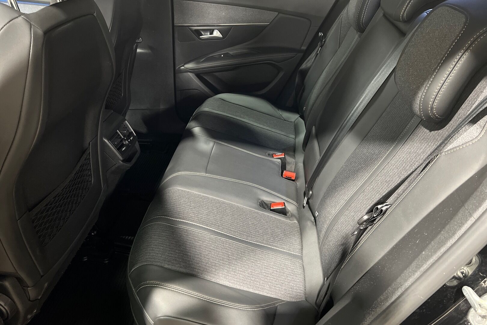 Peugeot 3008 iso kuva 11