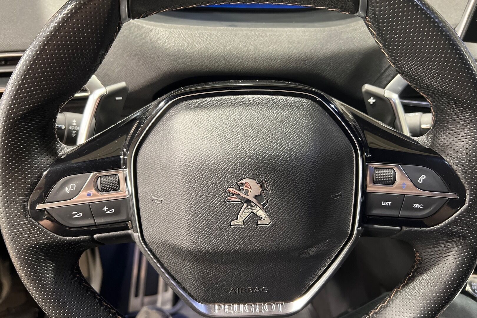 Peugeot 3008 iso kuva 12