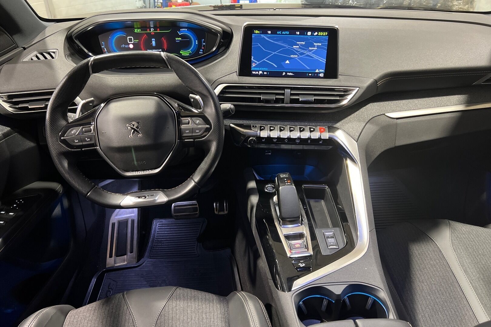 Peugeot 3008 iso kuva 5