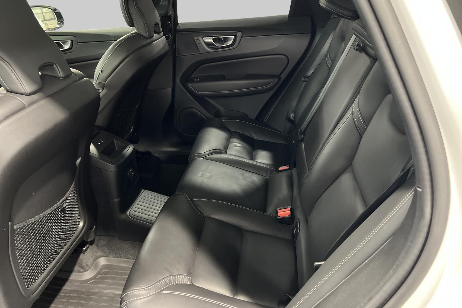 Volvo XC60 iso kuva 8