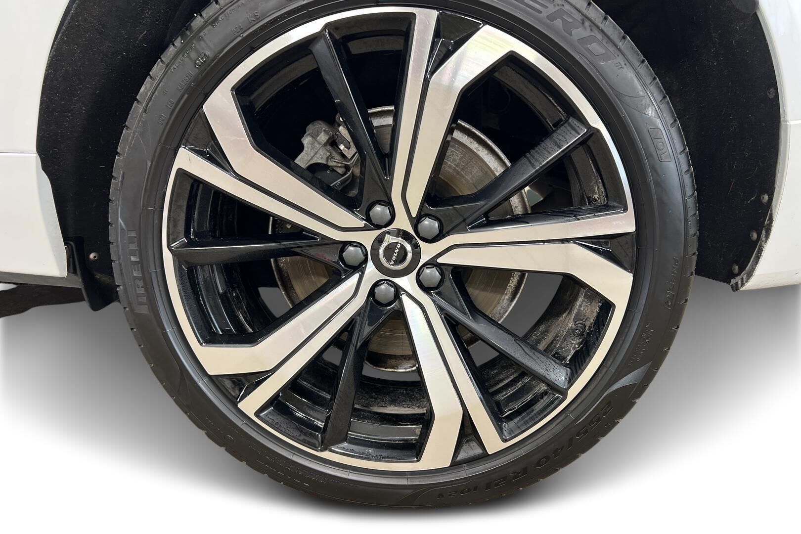 Volvo XC60 iso kuva 10