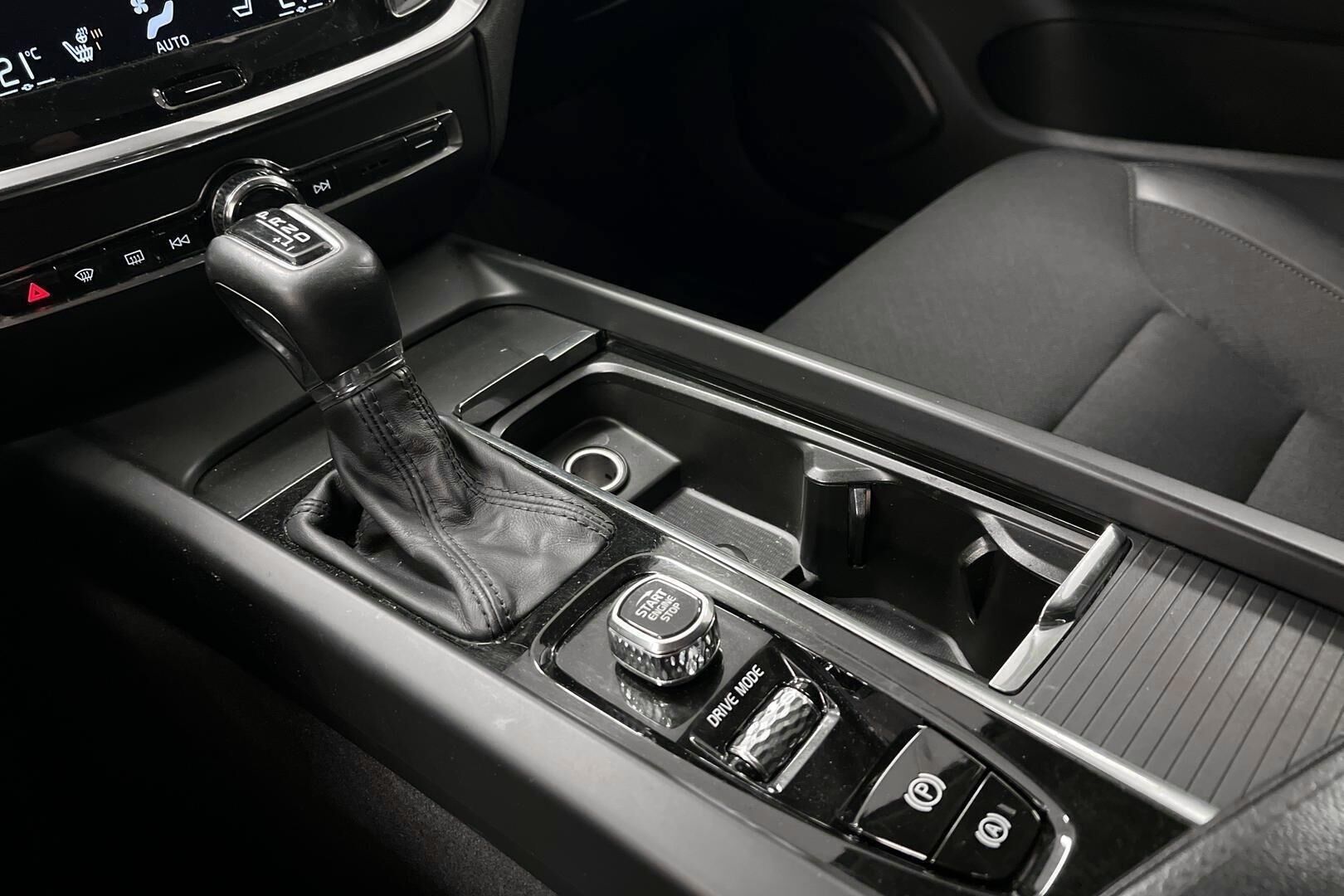 Volvo V60 iso kuva 15