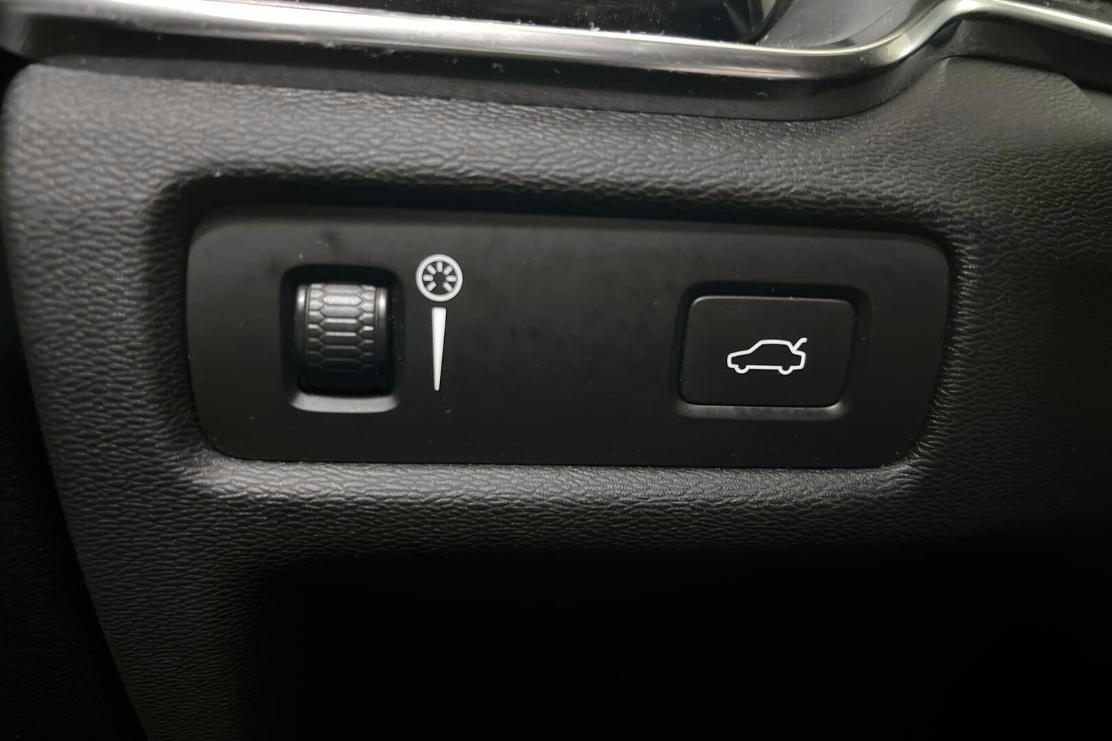 Volvo V60 iso kuva 18