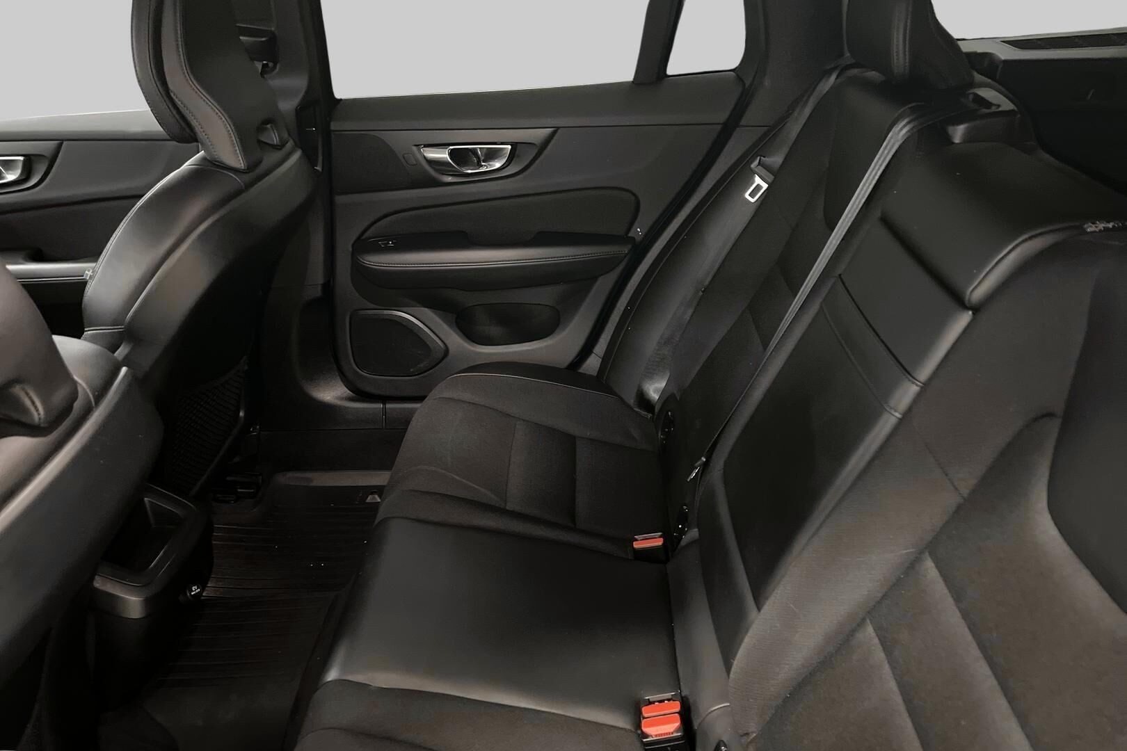 Volvo V60 iso kuva 9