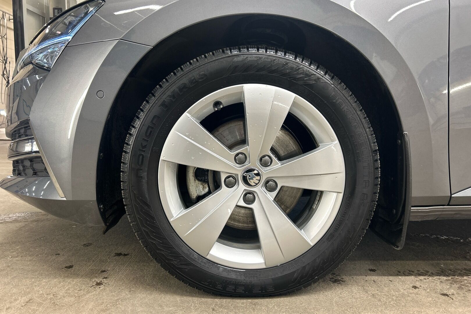 Skoda Superb iso kuva 10
