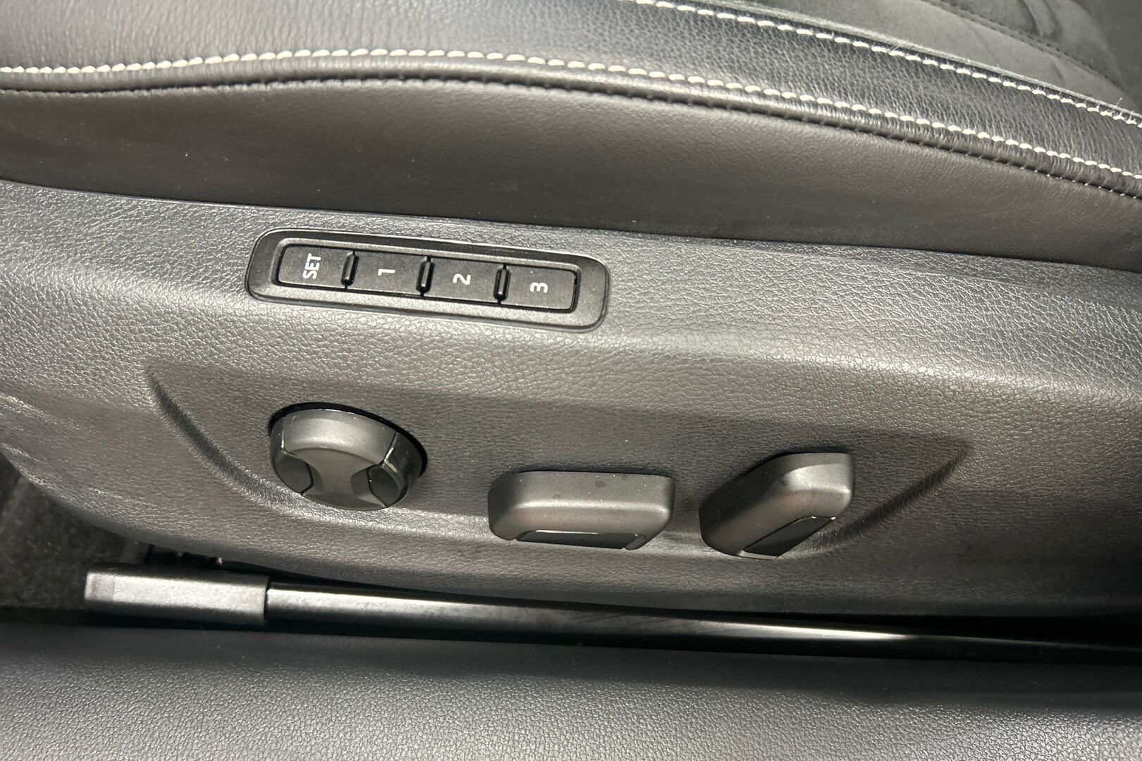 Skoda Superb iso kuva 12
