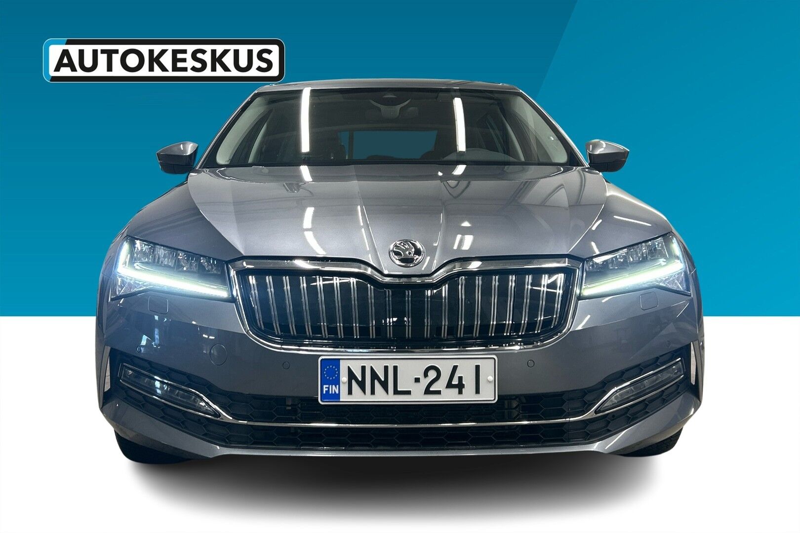 Skoda Superb iso kuva 3