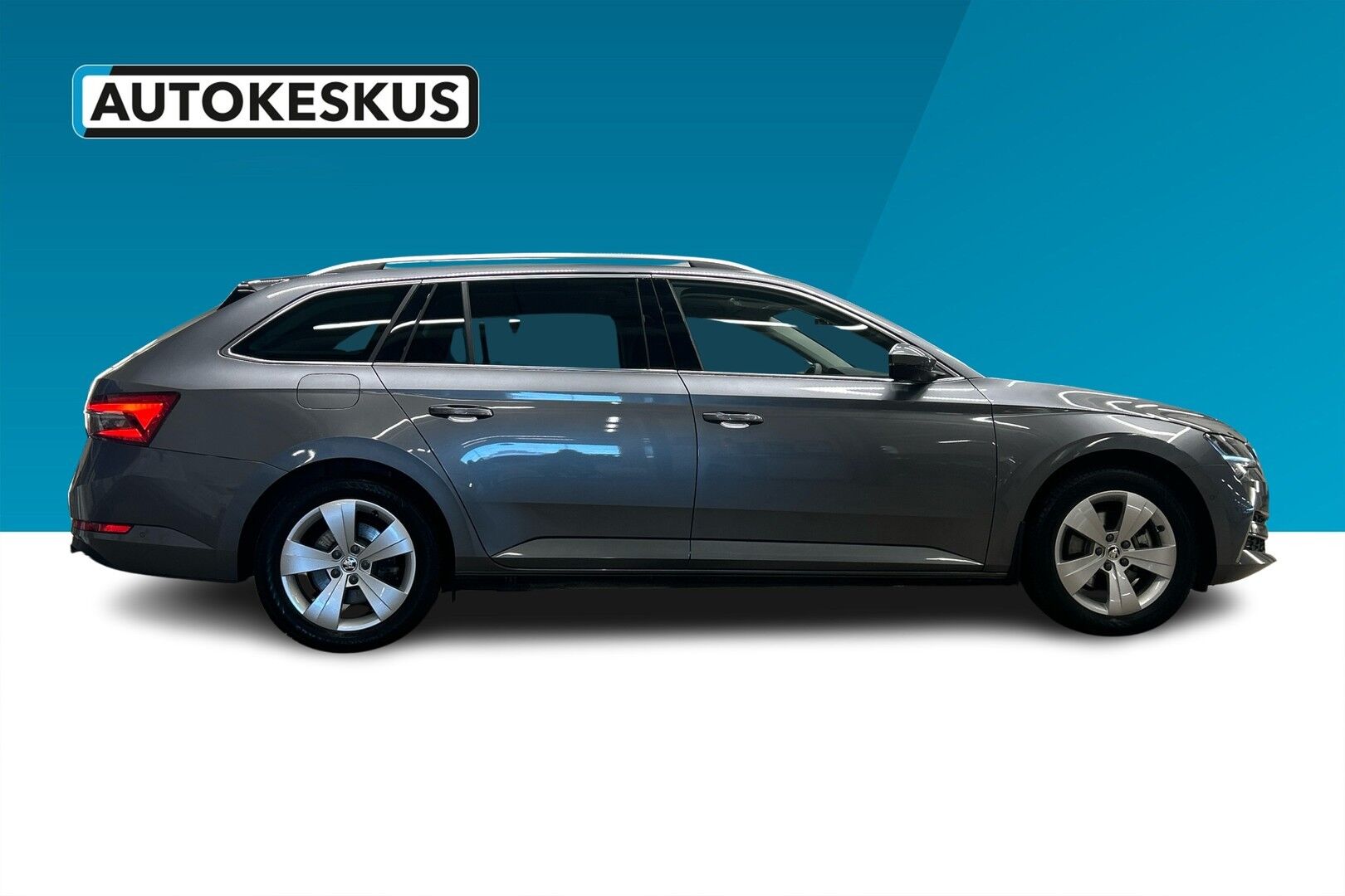 Skoda Superb iso kuva 5