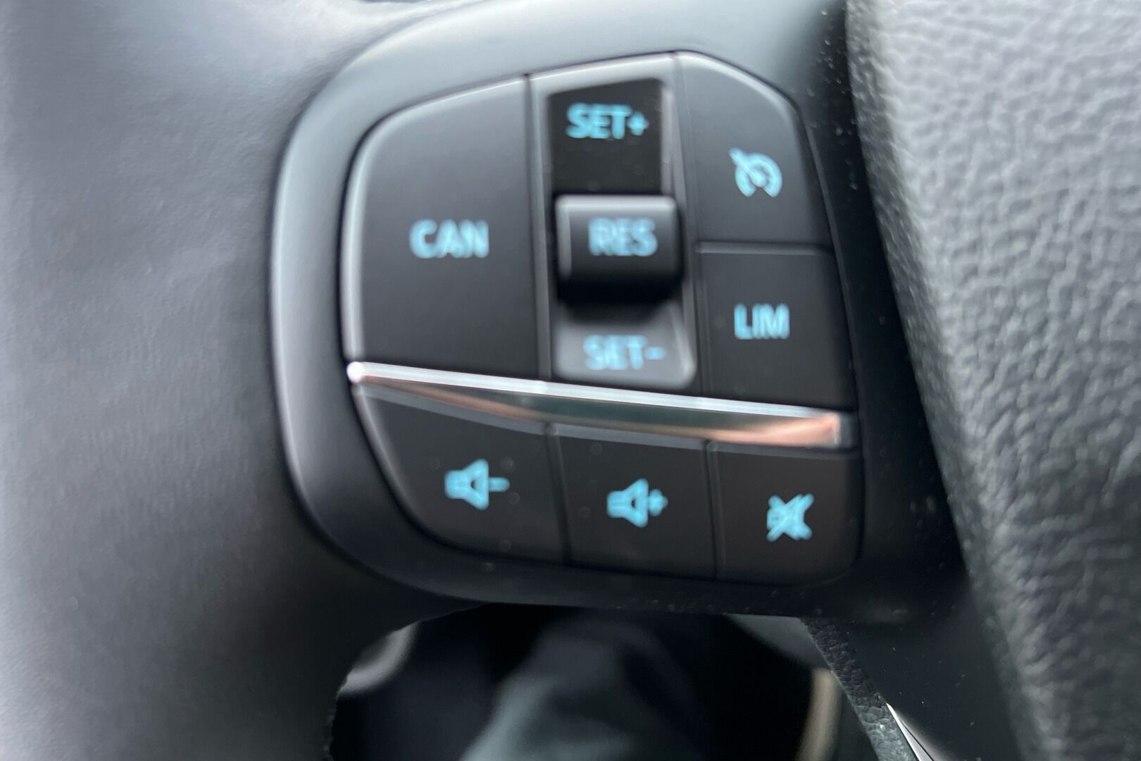 Ford Transit iso kuva 15
