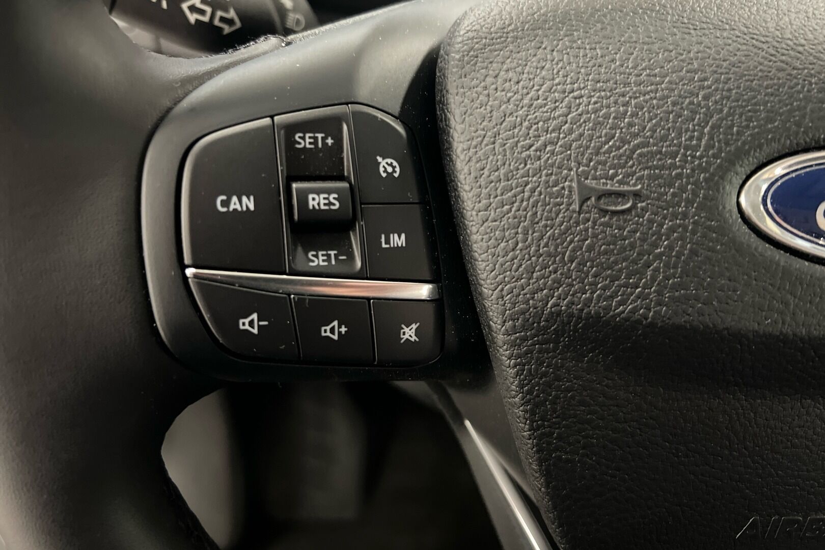 Ford Transit iso kuva 17