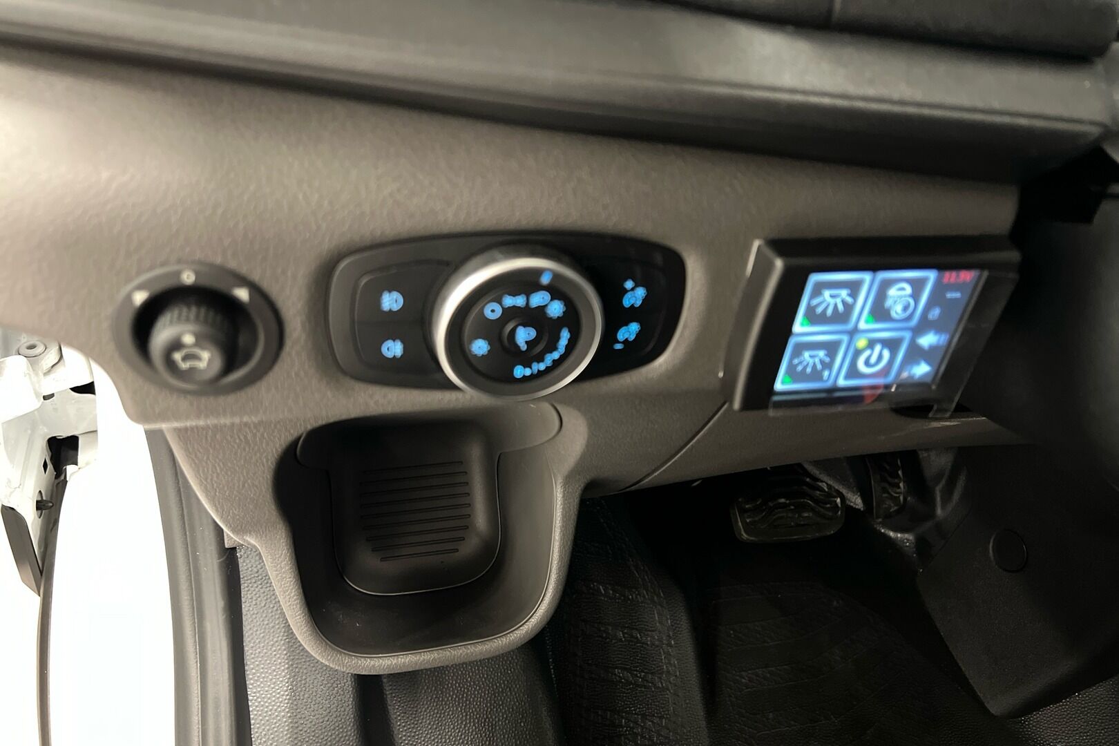Ford Transit iso kuva 18