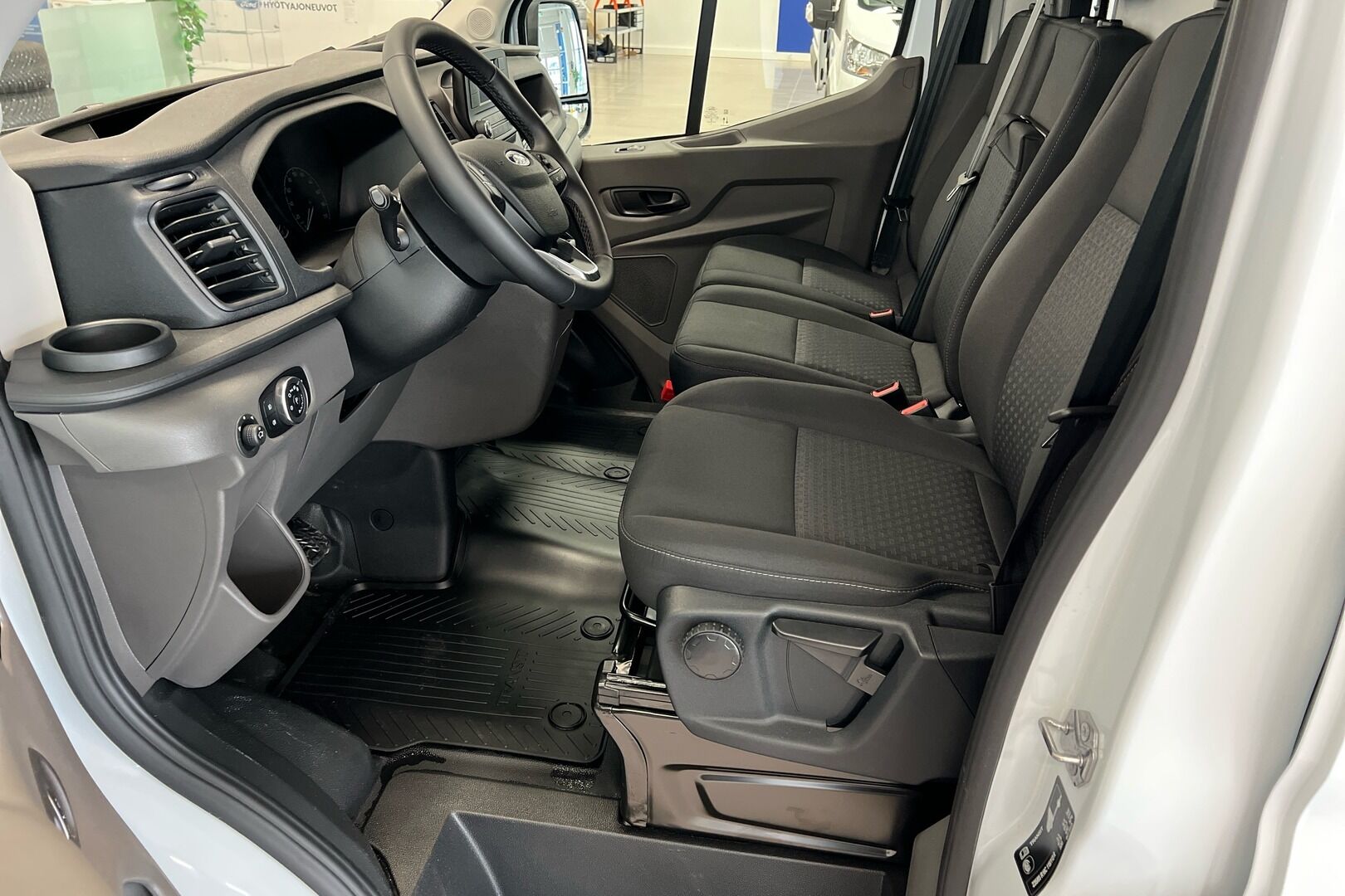 Ford Transit iso kuva 5